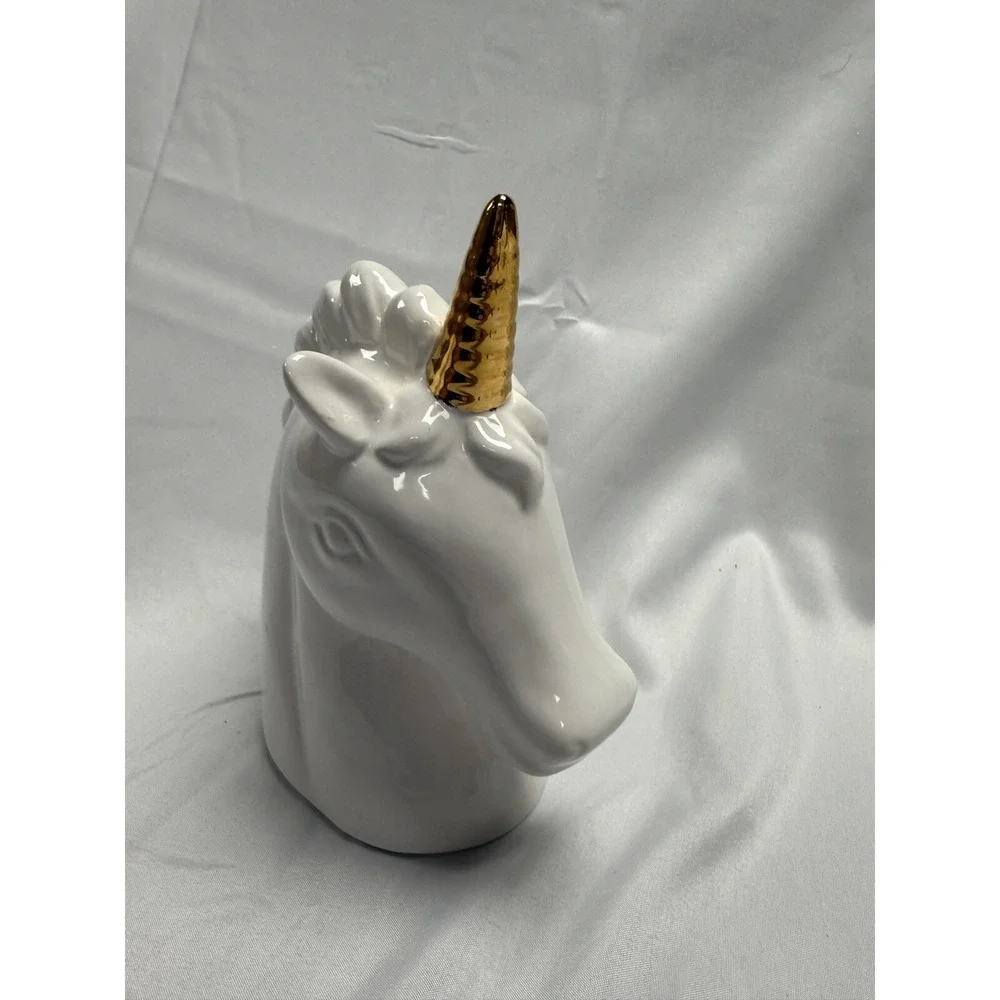 N/A white ceramic